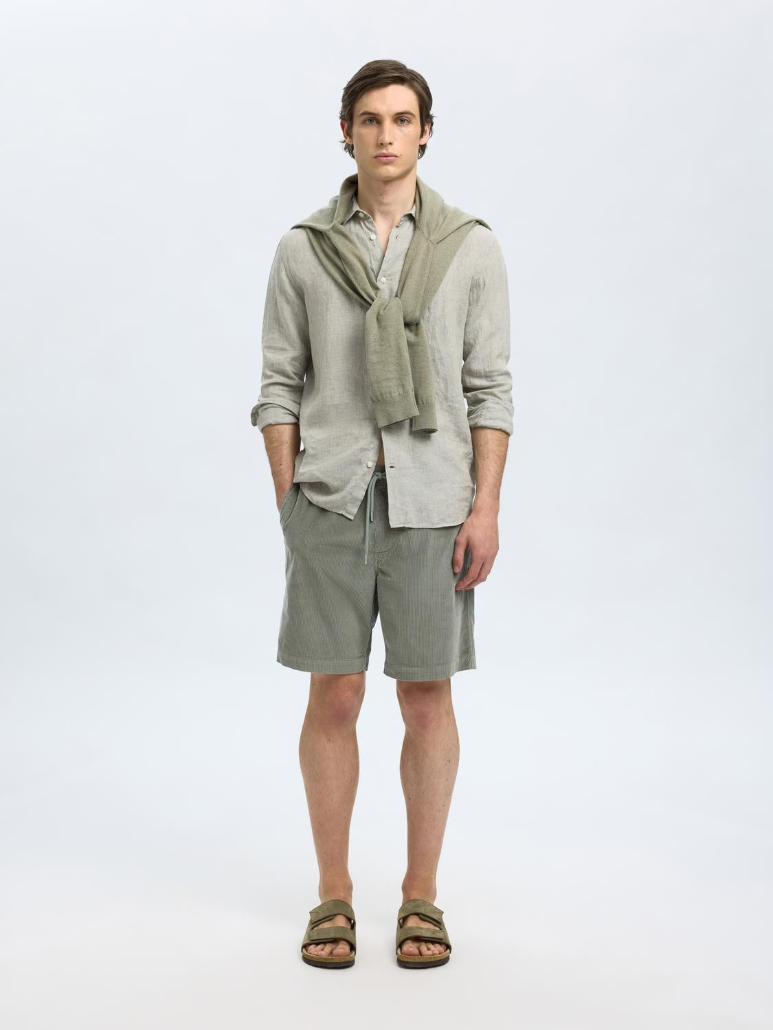 model_shot-front_full